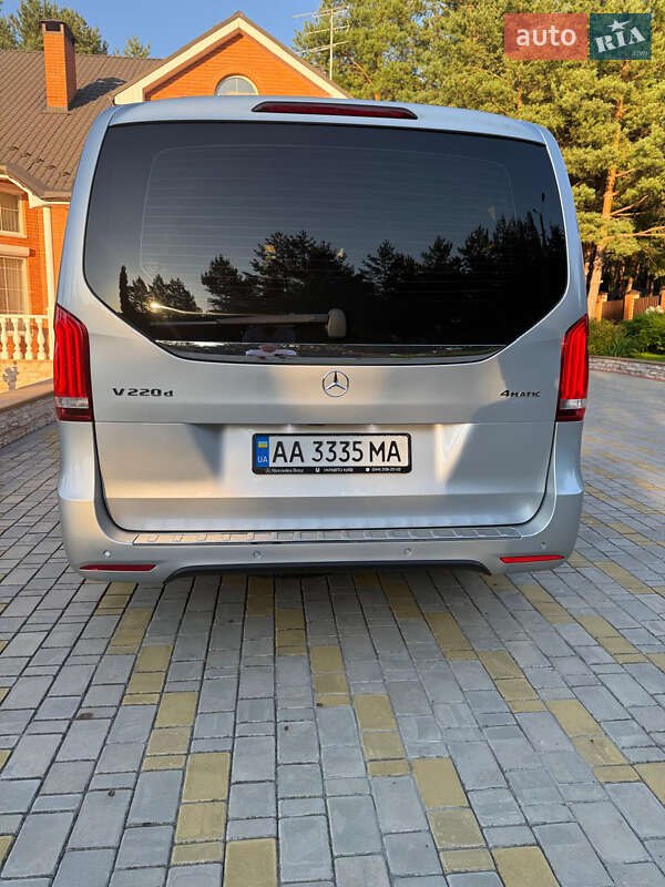 Мінівен Mercedes-Benz V-Class 2020 в Києві