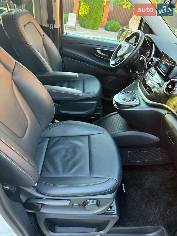 Минивэн Mercedes-Benz V-Class 2020 в Киеве