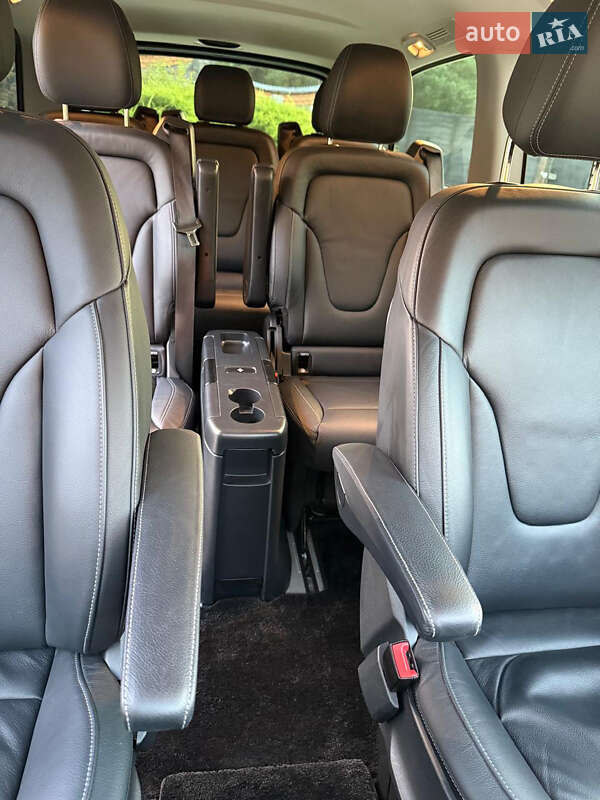 Минивэн Mercedes-Benz V-Class 2020 в Киеве