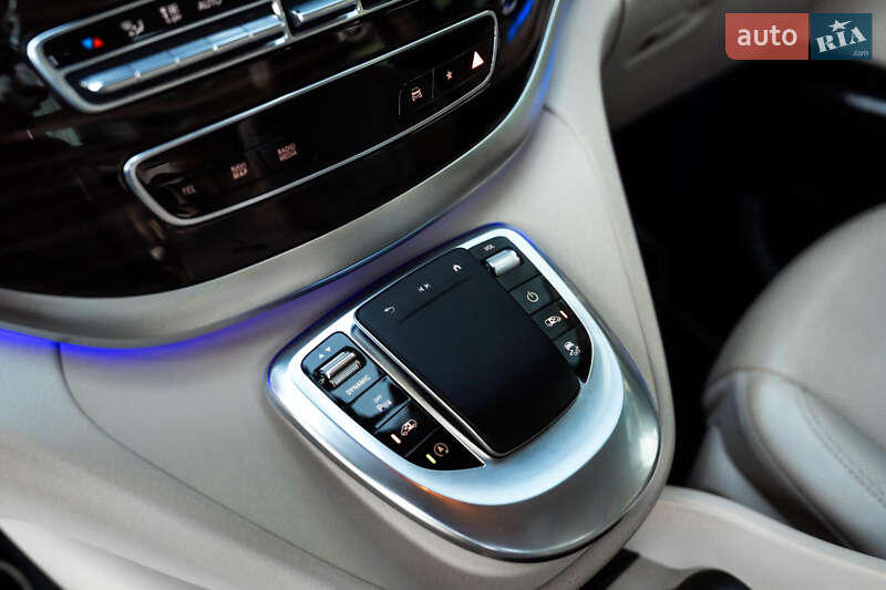 Мінівен Mercedes-Benz V-Class 2020 в Києві