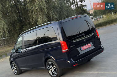 Минивэн Mercedes-Benz V-Class 2017 в 