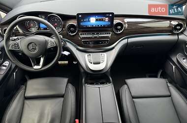 Минивэн Mercedes-Benz V-Class 2022 в  фото 22 Минивэн Mercedes-Benz V-Class 2022 в
