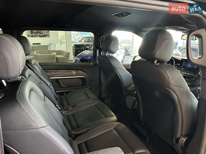Минивэн Mercedes-Benz V-Class 2023 в Киеве фото 14 Минивэн Mercedes-Benz V-Class 2023 в Киеве