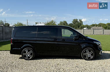 Минивэн Mercedes-Benz V-Class 2022 в 