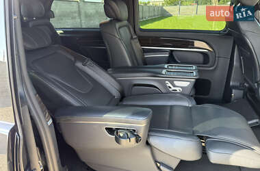 Минивэн Mercedes-Benz V-Class 2022 в 