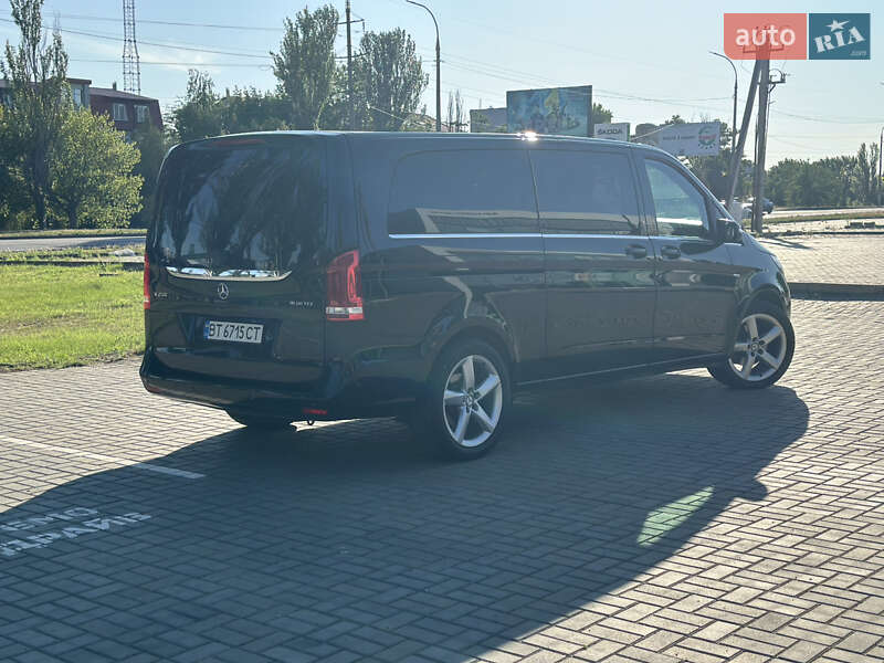 Минивэн Mercedes-Benz V-Class 2015 в Херсоне