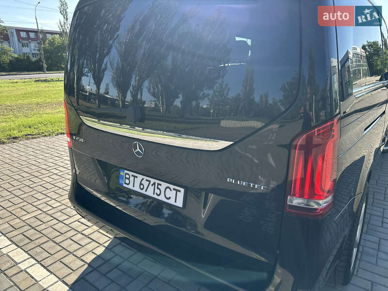 Минивэн Mercedes-Benz V-Class 2015 в Херсоне