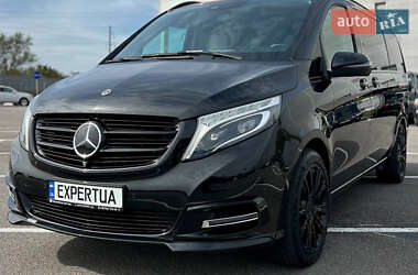 Минивэн Mercedes-Benz V-Class 2018 в 