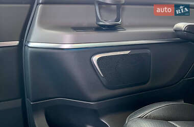 Минивэн Mercedes-Benz V-Class 2018 в 