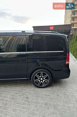Минивэн Mercedes-Benz V-Class 2017 в 