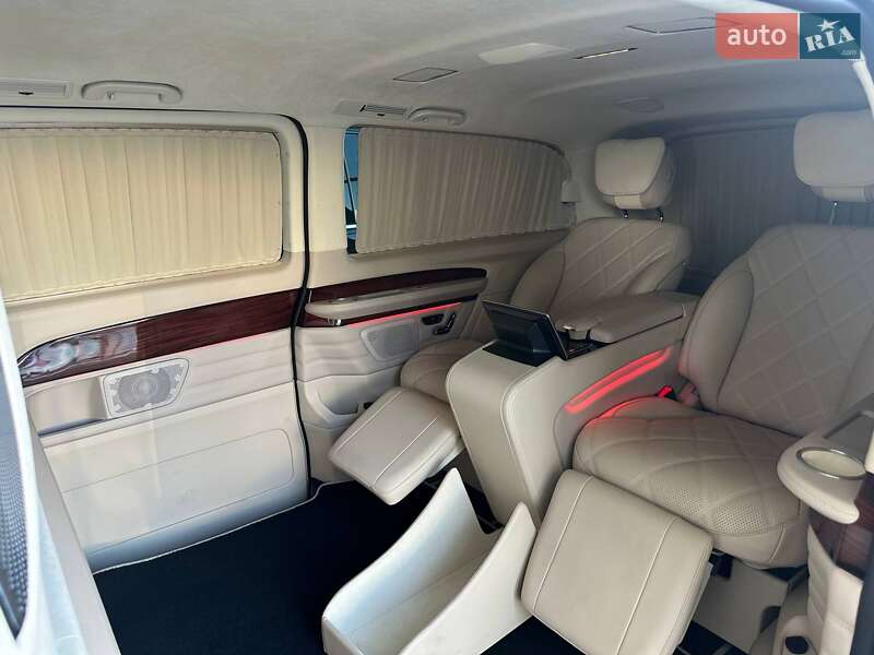 Минивэн Mercedes-Benz V-Class 2021 в Киеве