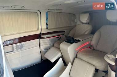 Минивэн Mercedes-Benz V-Class 2021 в 