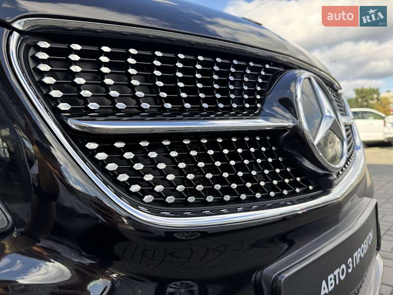 Минивэн Mercedes-Benz V-Class 2021 в Киеве
