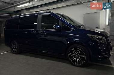 Минивэн Mercedes-Benz V-Class 2019 в 