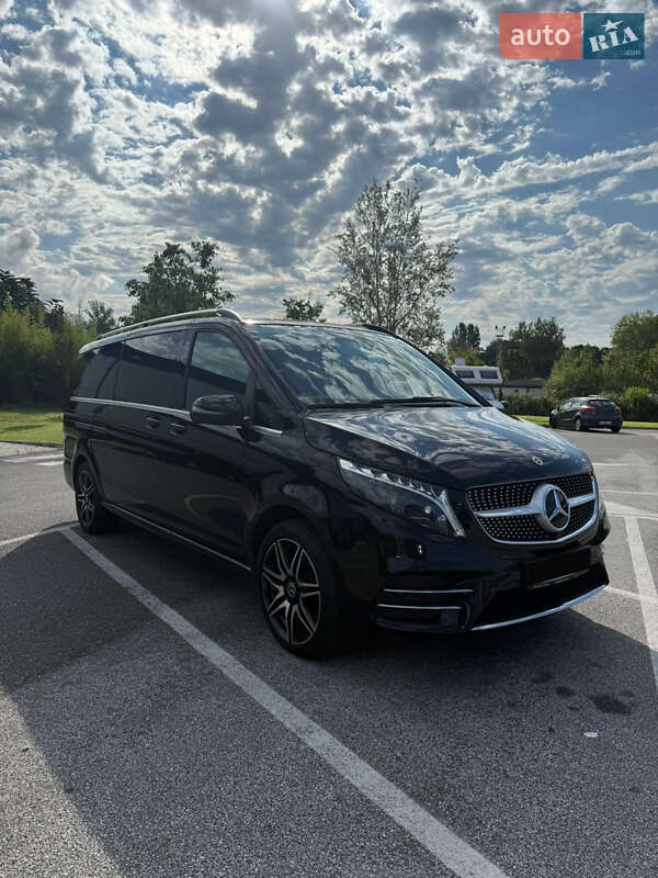 Минивэн Mercedes-Benz V-Class 2023 в 