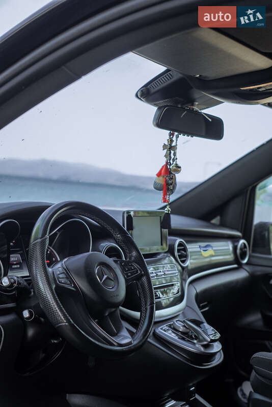 Минивэн Mercedes-Benz V-Class 2017 в Черновцах
