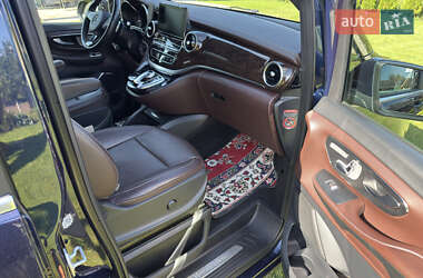 Минивэн Mercedes-Benz V-Class 2016 в 