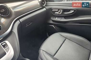 Минивэн Mercedes-Benz V-Class 2020 в 