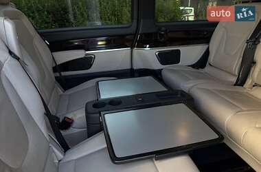 Минивэн Mercedes-Benz V-Class 2019 в 
