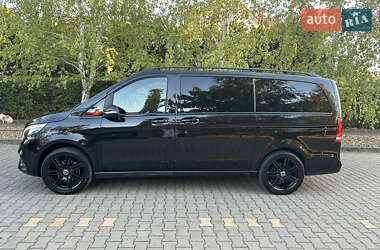 Минивэн Mercedes-Benz V-Class 2023 в 