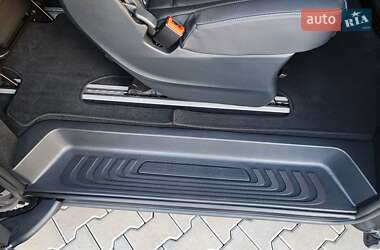 Мінівен Mercedes-Benz V-Class 2021 в 