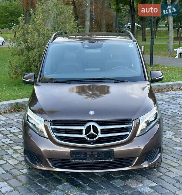 Мінівен Mercedes-Benz V-Class 2016 в Києві