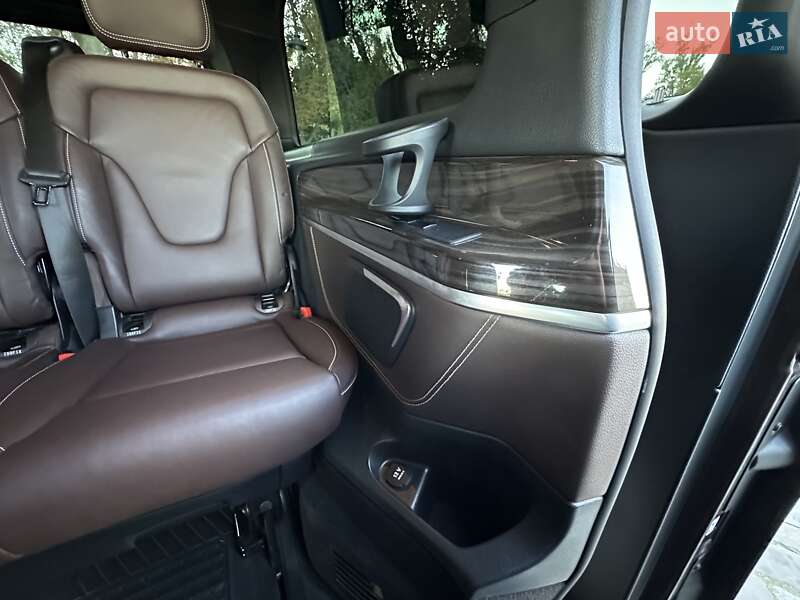 Мінівен Mercedes-Benz V-Class 2016 в Києві