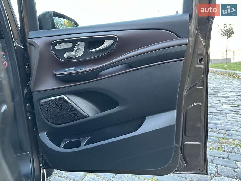 Мінівен Mercedes-Benz V-Class 2016 в Києві
