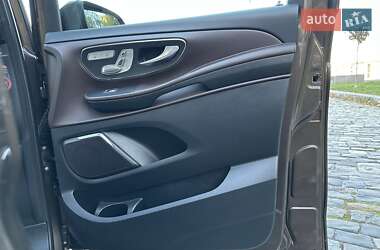 Минивэн Mercedes-Benz V-Class 2016 в 