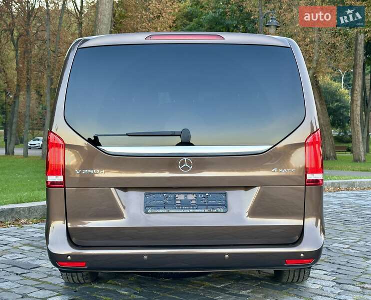 Мінівен Mercedes-Benz V-Class 2016 в Києві