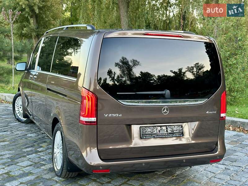 Мінівен Mercedes-Benz V-Class 2016 в Києві