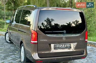 Минивэн Mercedes-Benz V-Class 2016 в 