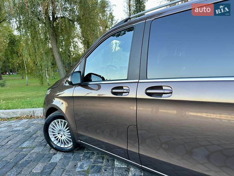 Мінівен Mercedes-Benz V-Class 2016 в Києві