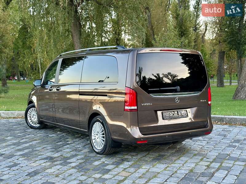 Мінівен Mercedes-Benz V-Class 2016 в Києві
