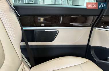 Минивэн Mercedes-Benz V-Class 2018 в 