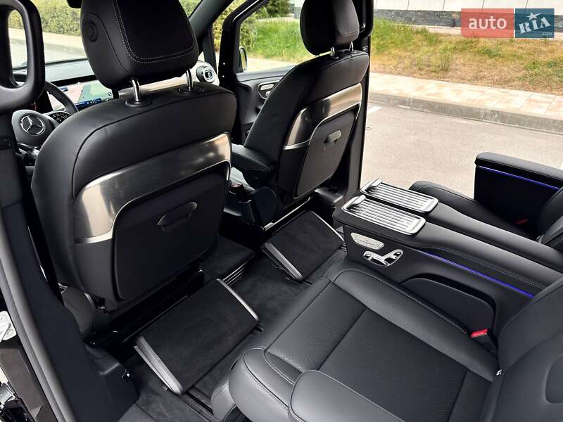 Минивэн Mercedes-Benz V-Class 2025 в Киеве