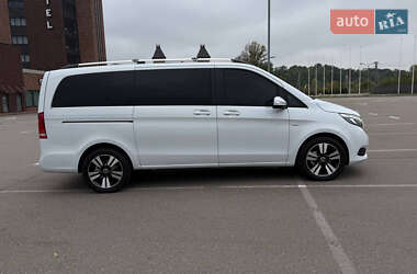Минивэн Mercedes-Benz V-Class 2016 в 