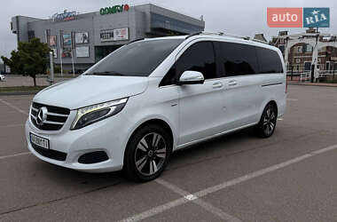 Минивэн Mercedes-Benz V-Class 2016 в 