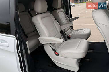 Минивэн Mercedes-Benz V-Class 2016 в 