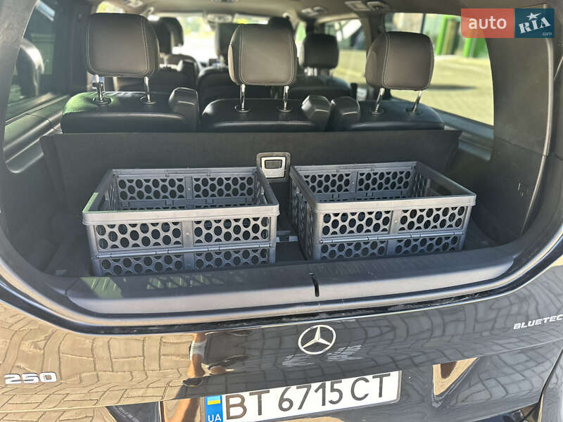 Мінівен Mercedes-Benz V-Class 2015 в Херсоні фото 38 Мінівен Mercedes-Benz V-Class 2015 в Херсоні