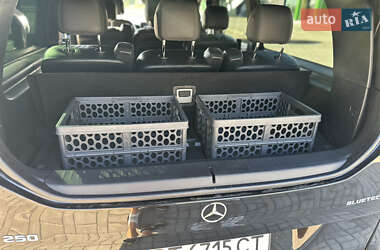 Минивэн Mercedes-Benz V-Class 2015 в  фото 38 Минивэн Mercedes-Benz V-Class 2015 в