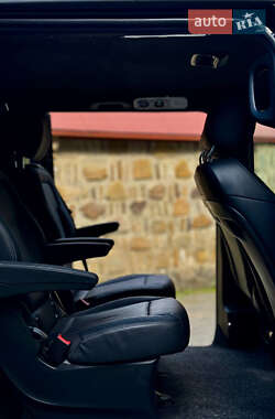 Минивэн Mercedes-Benz V-Class 2018 в 