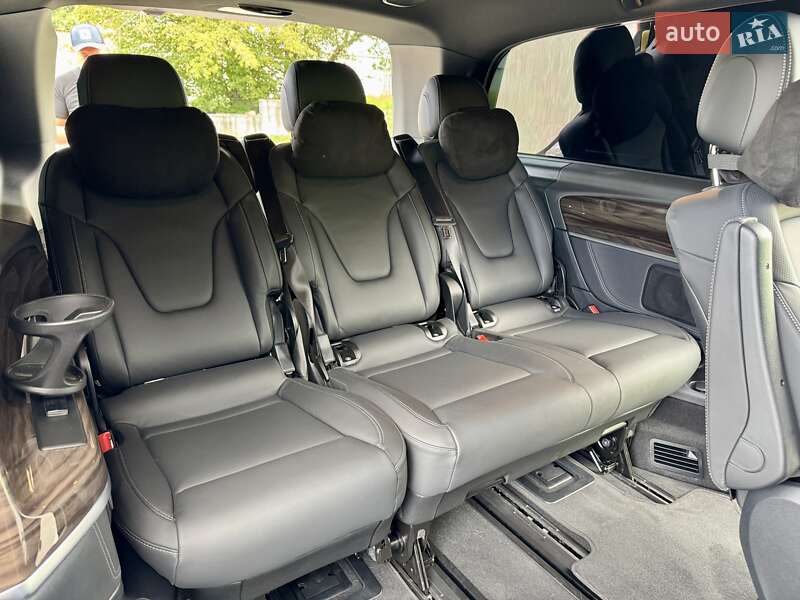 Мінівен Mercedes-Benz V-Class 2023 в Києві