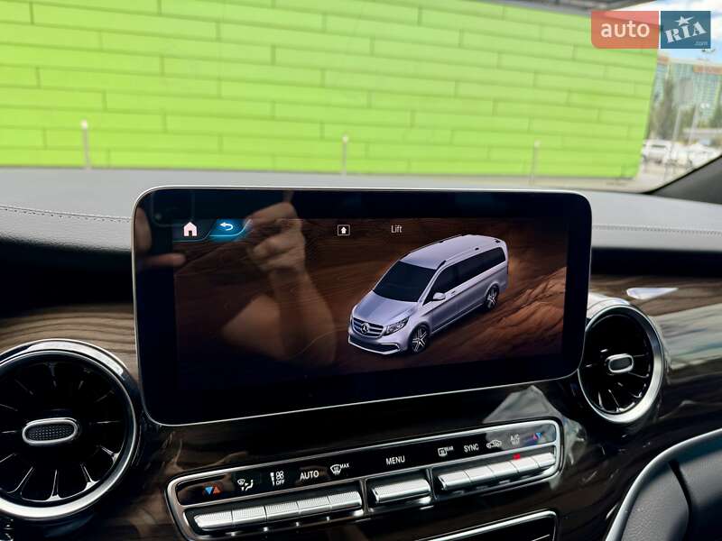 Мінівен Mercedes-Benz V-Class 2023 в Києві