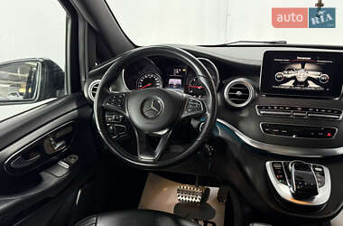 Мінівен Mercedes-Benz V-Class 2017 в  фото 45 Мінівен Mercedes-Benz V-Class 2017 в