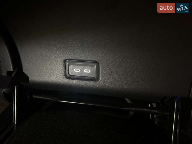 Минивэн Mercedes-Benz V-Class 2025 в Львове