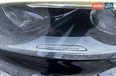 Минивэн Mercedes-Benz V-Class 2021 в  фото 19 Минивэн Mercedes-Benz V-Class 2021 в