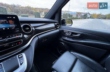 Минивэн Mercedes-Benz V-Class 2021 в  фото 26 Минивэн Mercedes-Benz V-Class 2021 в