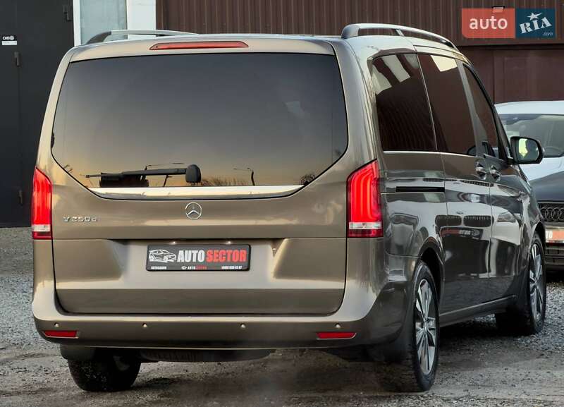 Минивэн Mercedes-Benz V-Class 2017 в Харькове фото 10 Минивэн Mercedes-Benz V-Class 2017 в Харькове