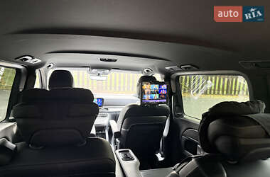 Минивэн Mercedes-Benz V-Class 2025 в Киеве
